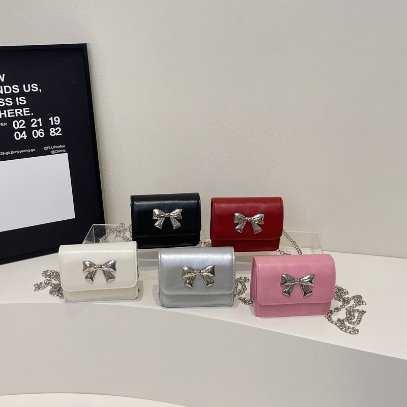 Simple and casual bag 2025 new style, fashionable, trendy and beautiful single-shoulder bag, chain crossbody small square bag, cross-border Application Scenario