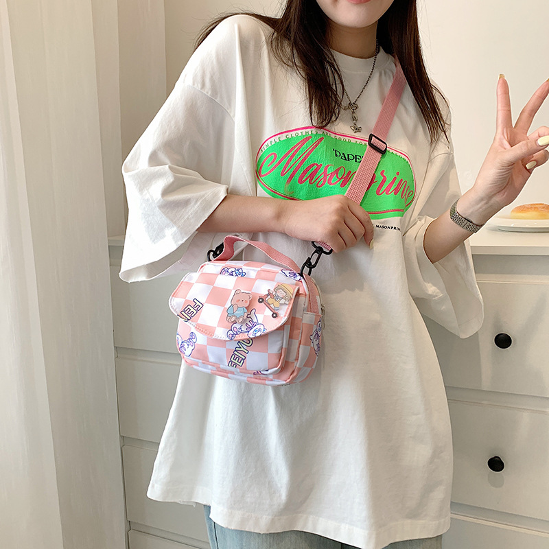 Korean style checkered color-blocking small square bag 2022 new style personalized checkered single-shoulder bag student casual crossbody bag details Picture