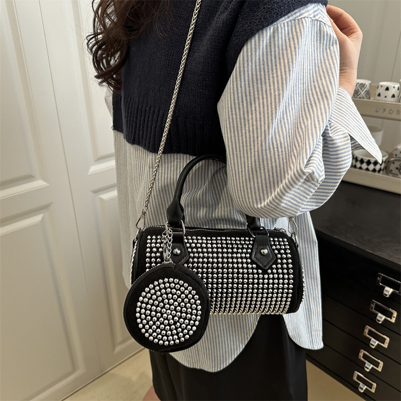 Trendy Women's 2025 Korean version new casual single-shoulder bag, fashionable hand-held pillow bag, niche fashion crossbody bag details Picture
