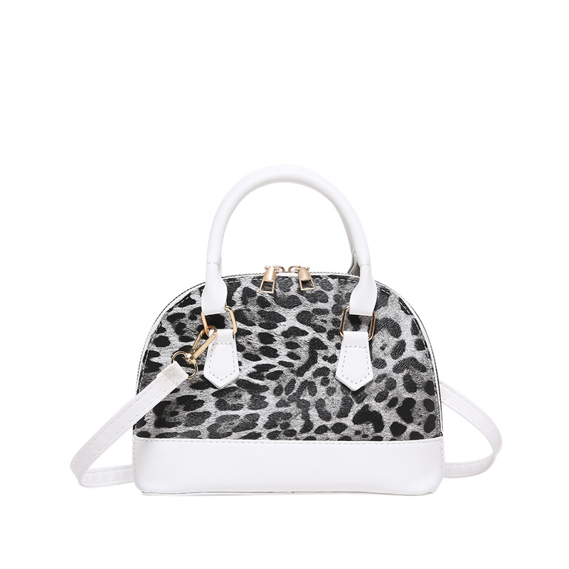 A simple leopard print patchwork shell bag for women, a new winter 2024 hand-held, high-quality single-shoulder crossbody bag Item Picture