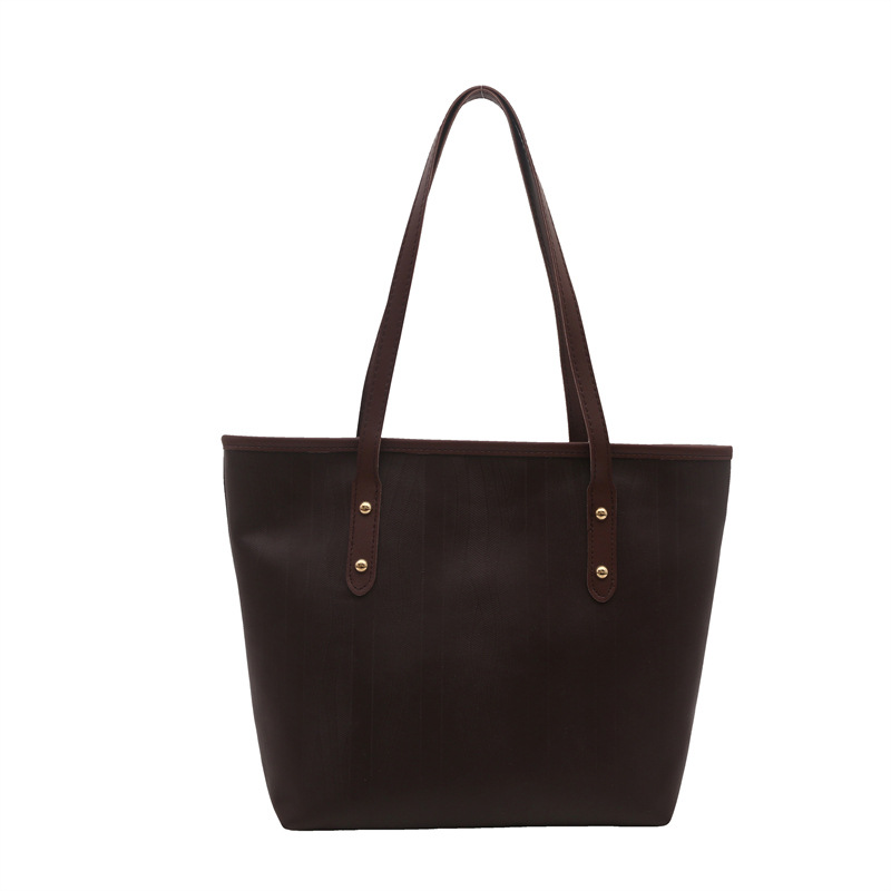 This year, large-capacity bags are in fashion. The new single-shoulder bags for women's 2024 autumn and winter are simple, stylish and have a commuting feel Item Picture
