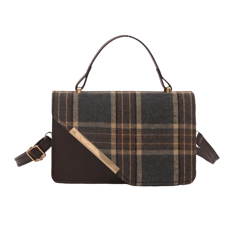 The new Korean-style checkered versatile single-shoulder bag for women in the 2024 autumn and winter season features a retro color-blocking texture and a commuting crossbody bag Item Picture