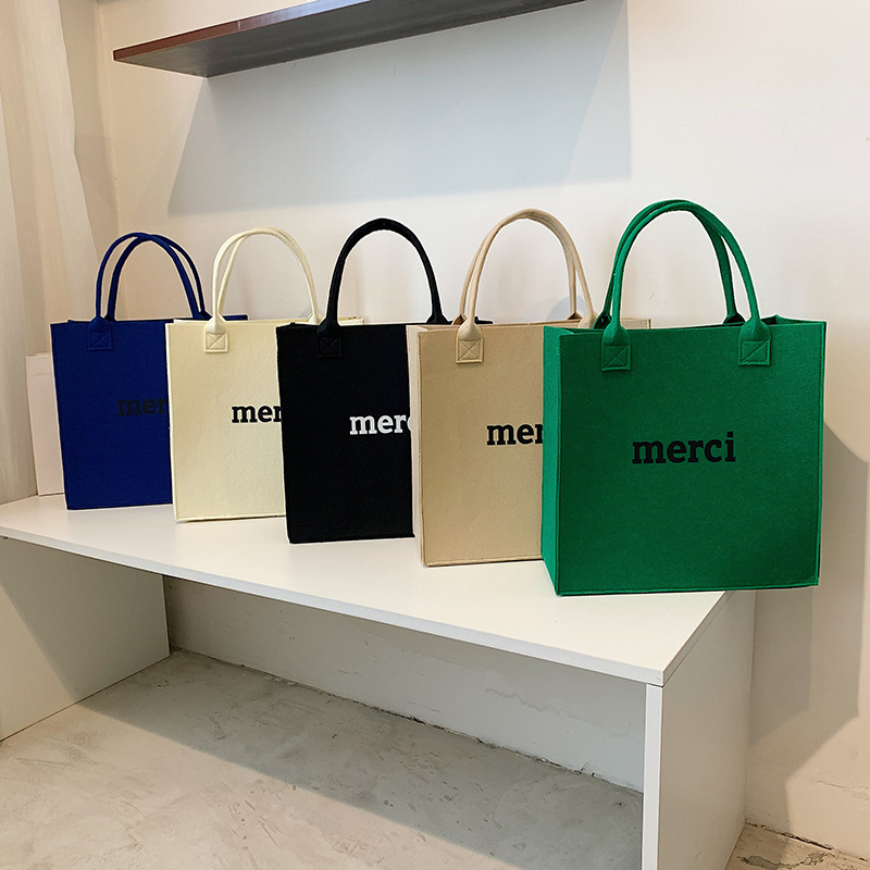 Letter felt fabric large-capacity handbag, practical and textured tote bag, cross-border trend Application Scenario