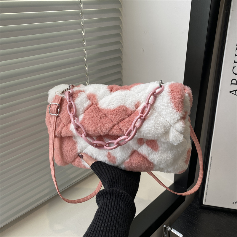 Spring Korean version single-shoulder hand-held envelope bag for women, 2025 new style fashionable leopard print fur bag crossbody bag for women full figure