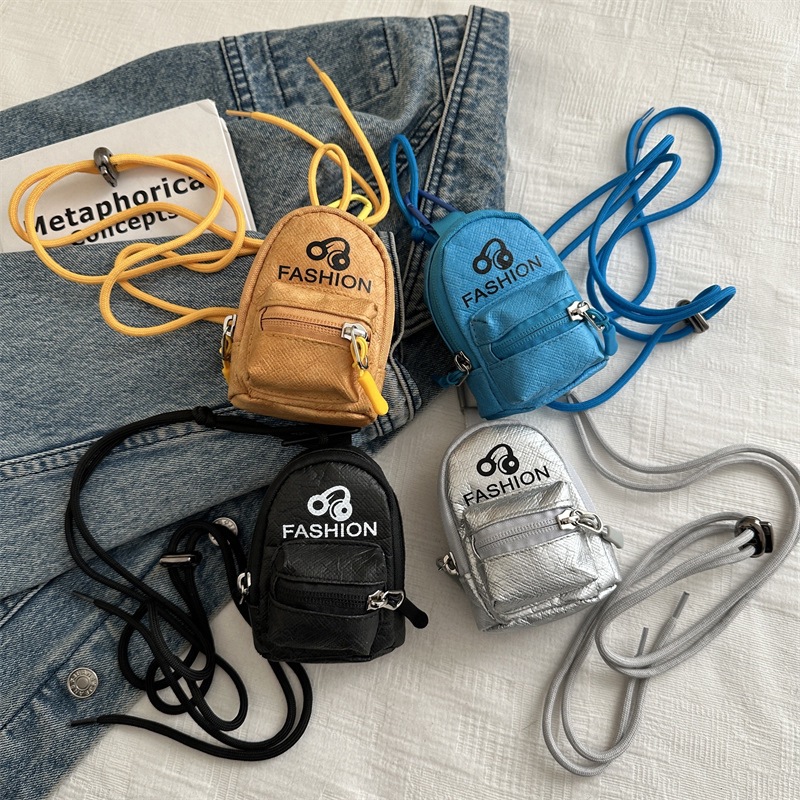Fashion women's bag 2024 New style, personalized and creative mini headphone bag, hanging accessory bag, trendy women's crossbody bag for export full figure