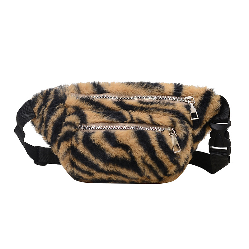 Cute furry bag for women 2025 New style, fashionable and simple single-shoulder underarm bag, plush crossbody casual bag, trendy Item Picture