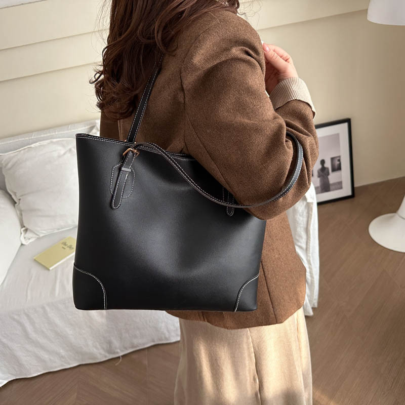 A niche design women's bag, 2024 new large-capacity bucket bag, a lady's quality commuting single-shoulder hand-carry underarm bag Specification drawing