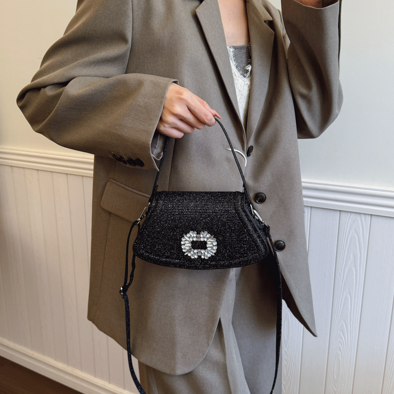 2025 New fashion, niche and simple single-shoulder bag, retro crossbody bag, women's spring fashion, small square under the armpits, women details Picture