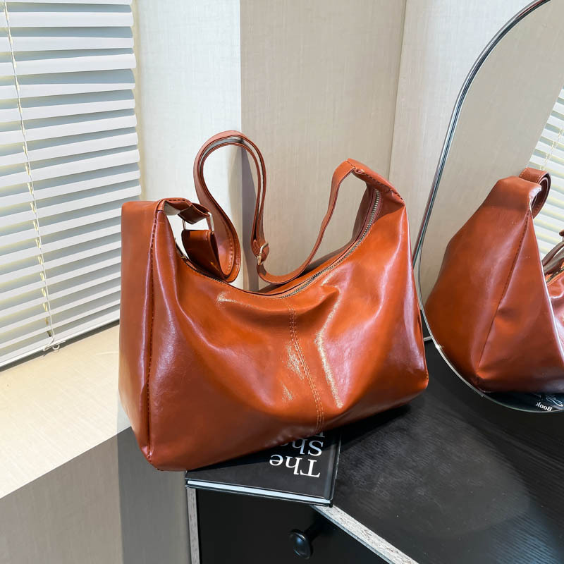 Large-capacity single-shoulder tote bag for women 2025 New style, trendy Korean style, fashionable and stylish casual commuting tote bag full figure