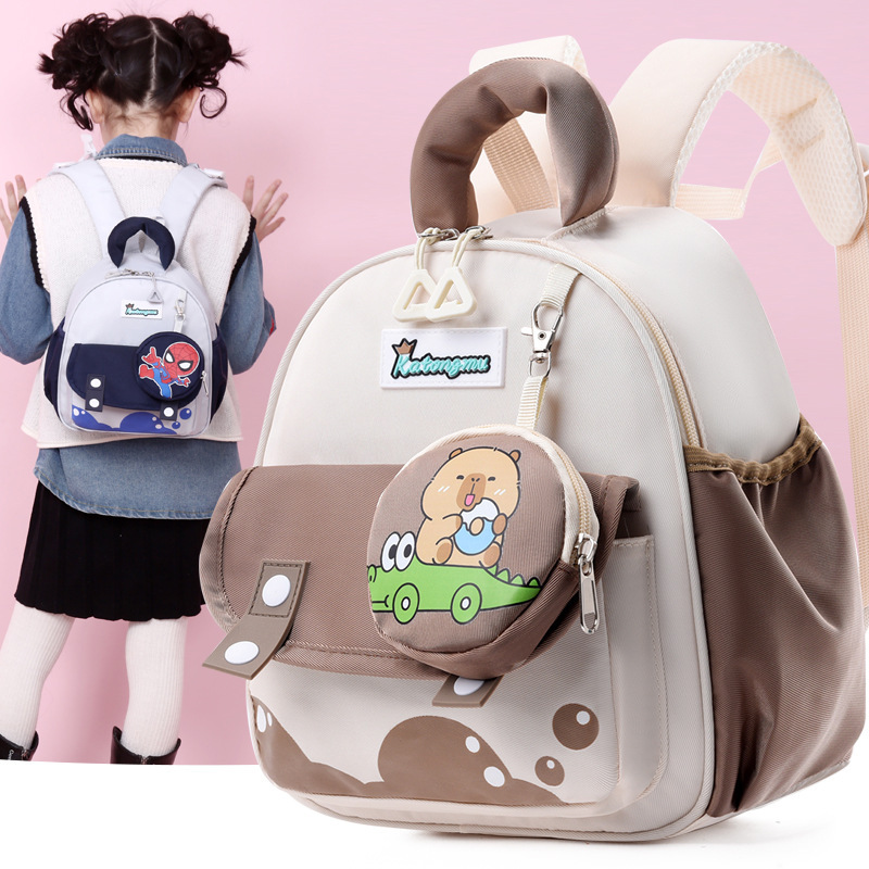 Cute little schoolbags for kindergarten children, snack bags for baby outings, trendy and color-matched children's backpacks details Picture