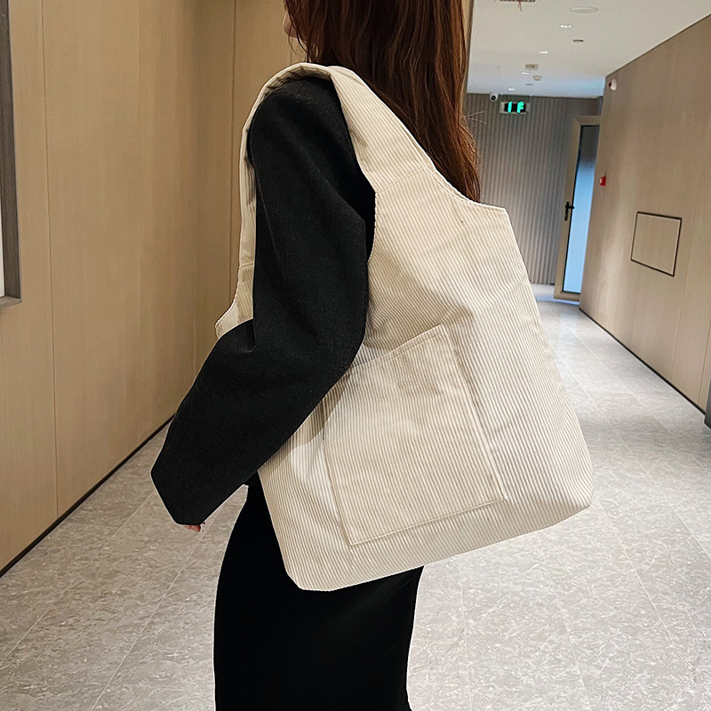 Cross-border Korean style Instagram simple handbag for girls' school style 2024 new large-capacity student single-shoulder canvas bag details Picture