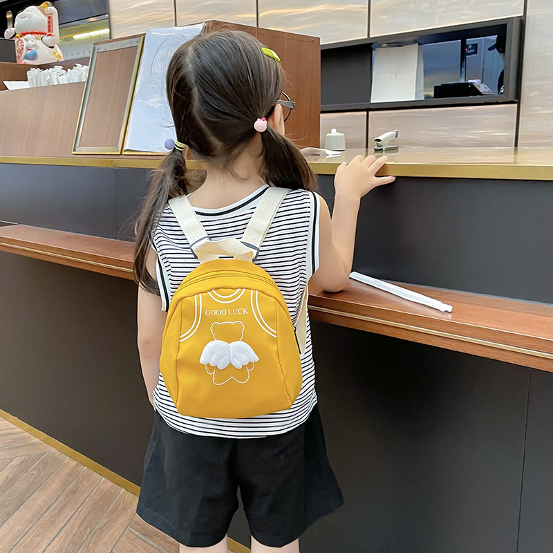 Mini cartoon canvas backpacks for children aged 1-3 in the infant and toddler kindergarten full figure