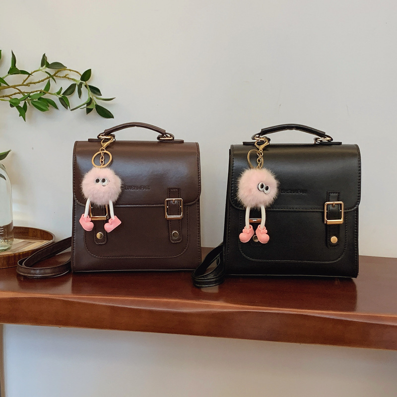 2024 New backpack women's fashionable and high-quality single-shoulder bag, Korean style retro large-capacity casual travel and commuting crossbody bag Application Scenario