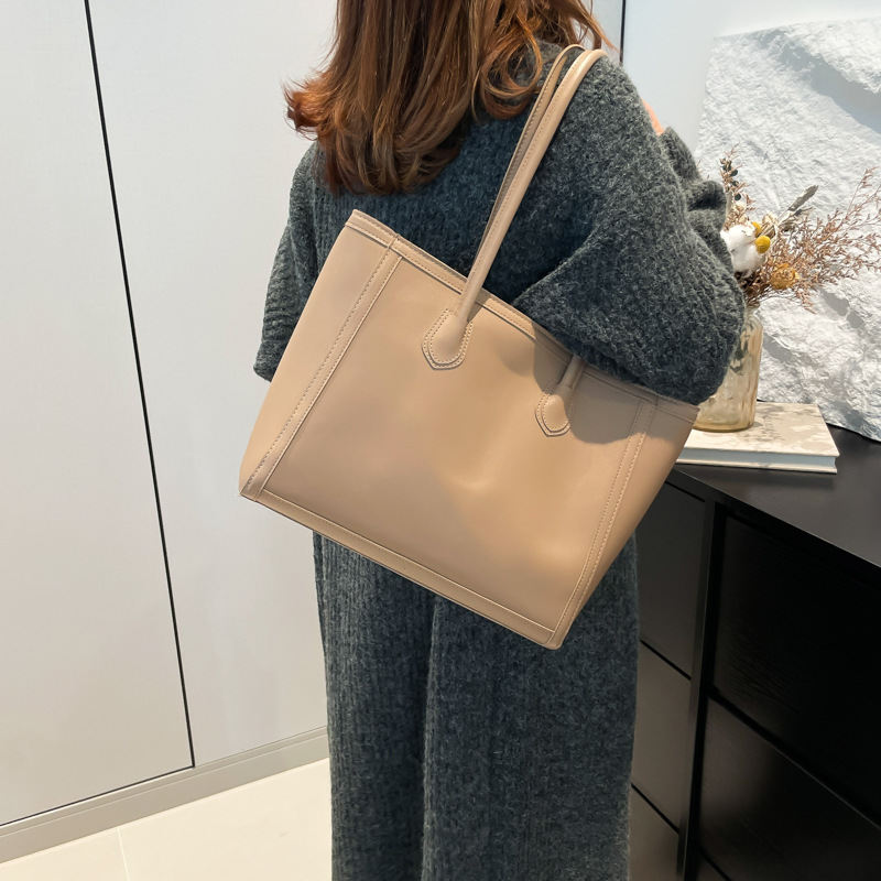 High-end large bag, 2024 new trendy solid color single-shoulder bag, women's large-capacity tote bag, work commuting bag details Picture