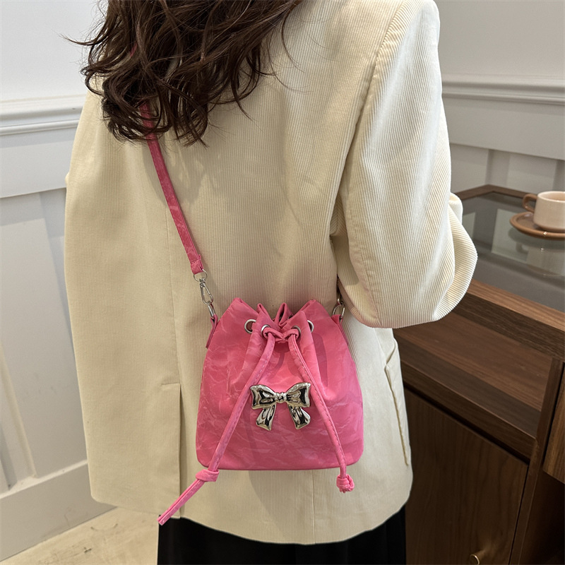 Drawstring fashion bow single-shoulder crossbody bag 2024 autumn/Winter new versatile ins casual bag bucket bag for women Specification drawing