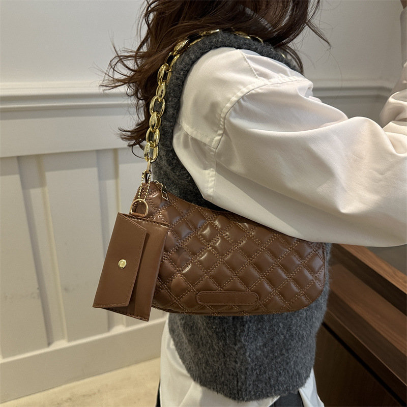 Cross-border retro fashion chain underarm bag for women 2024 winter new high-end diamond-shaped large-capacity single-shoulder bag Specification drawing