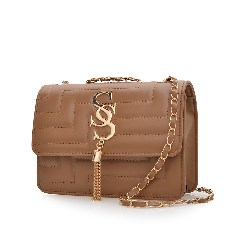 This year, chain bags, women's retro crossbody bags, small square bags, and the new winter 2024 fashionable fringed single-shoulder bags are all in vogue Item Picture