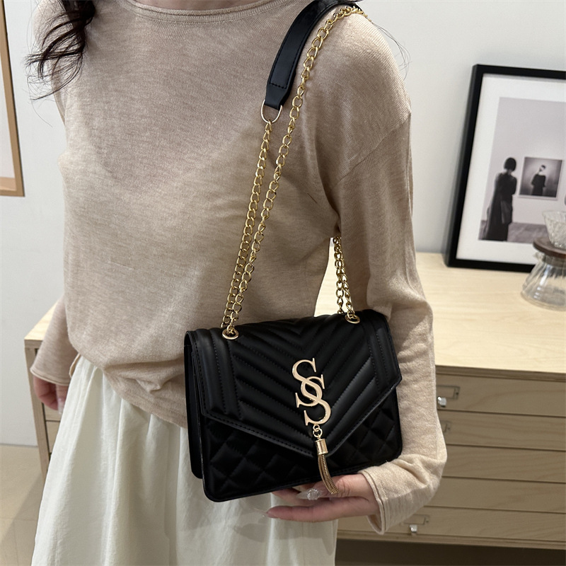 Fashionable and versatile 2025 new Spring versatile and stylish. This year's popular commuting and casual chain bag, single-shoulder crossbody bag Specification drawing