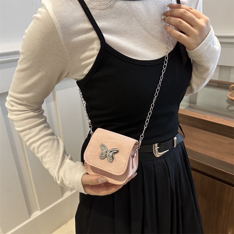 2024 Stylish new, fresh and sweet small square bag with butterfly decoration, mini texture chain crossbody red envelope details Picture
