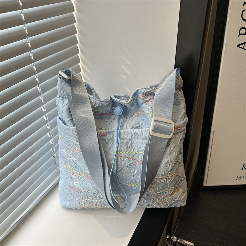 New Chinese-style rainbow striped embroidered bucket bag, 2025 new Summer diamond-shaped chain single-shoulder bag, stylish and trendy crossbody bag full figure