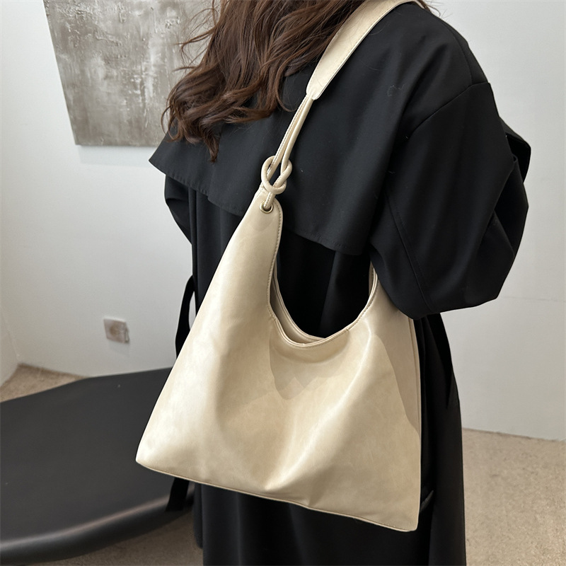 Soft leather large-capacity single-shoulder bag for winter 2024, versatile ins underarm bag, trendy handbag, tote bag for women details Picture