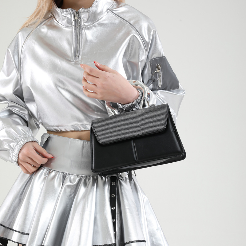The 2025 new stylish and simple women's style metal hand-held shoulder crossbody small square bag with a contrasting color and casual personality details Picture