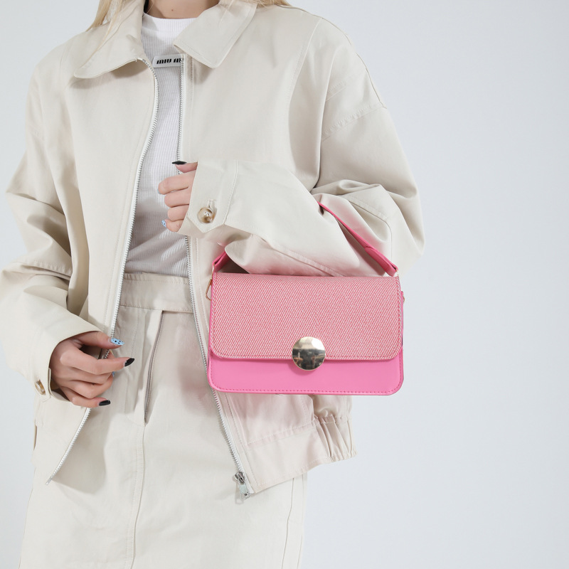 In the spring of 2025, new stylish women's bags will be launched. These are simple and versatile, urban commuting single-shoulder crossbody bags and small square women's bags Specification drawing