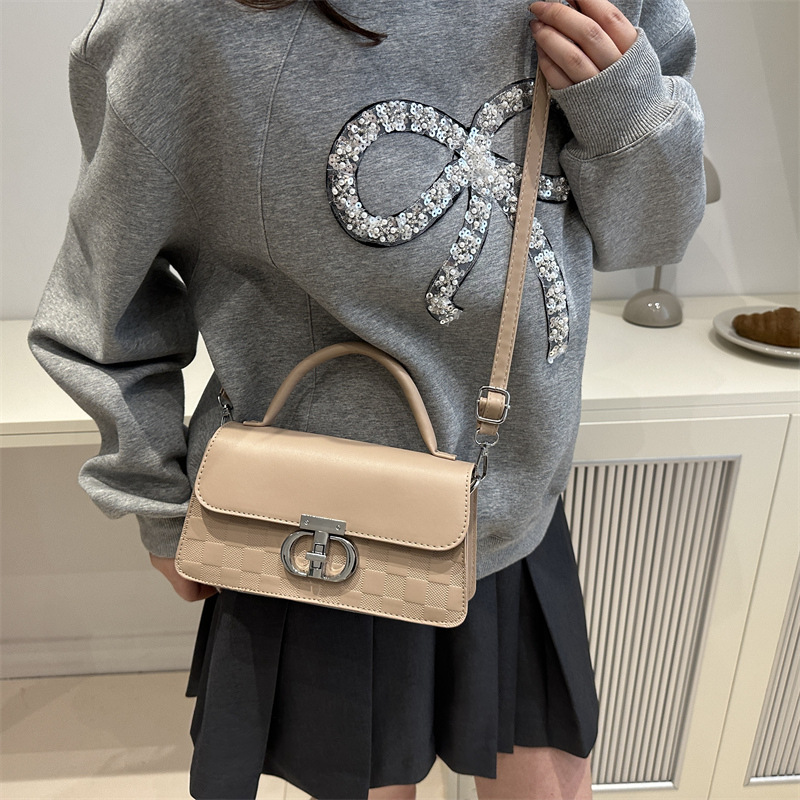 High-end small women's bag 2024 new style, fashionable and versatile, retro single-shoulder crossbody bag, ladies' hand-held small square bag Specification drawing