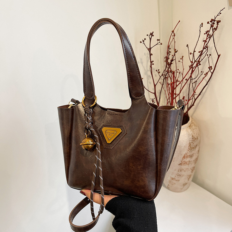 Tote bags for women 2024 New style handbag, commuter single-shoulder crossbody bag, bag pendant, women's bag, fashionable and versatile bag full figure