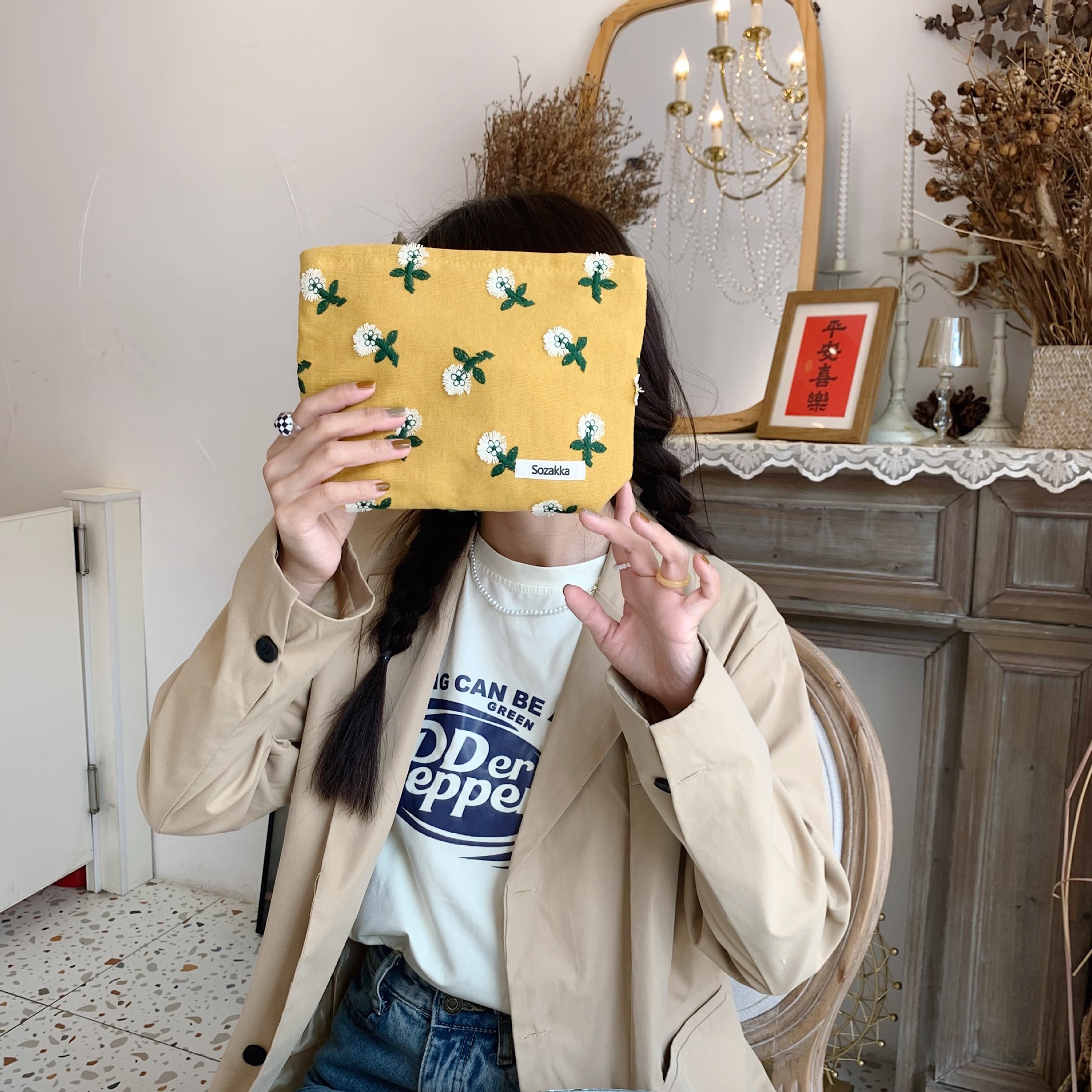 2361 Embroidered Cosmetics, small flower makeup bag, clutch bag, artistic and fresh storage bag, Korean style organizing Instagram Specification drawing