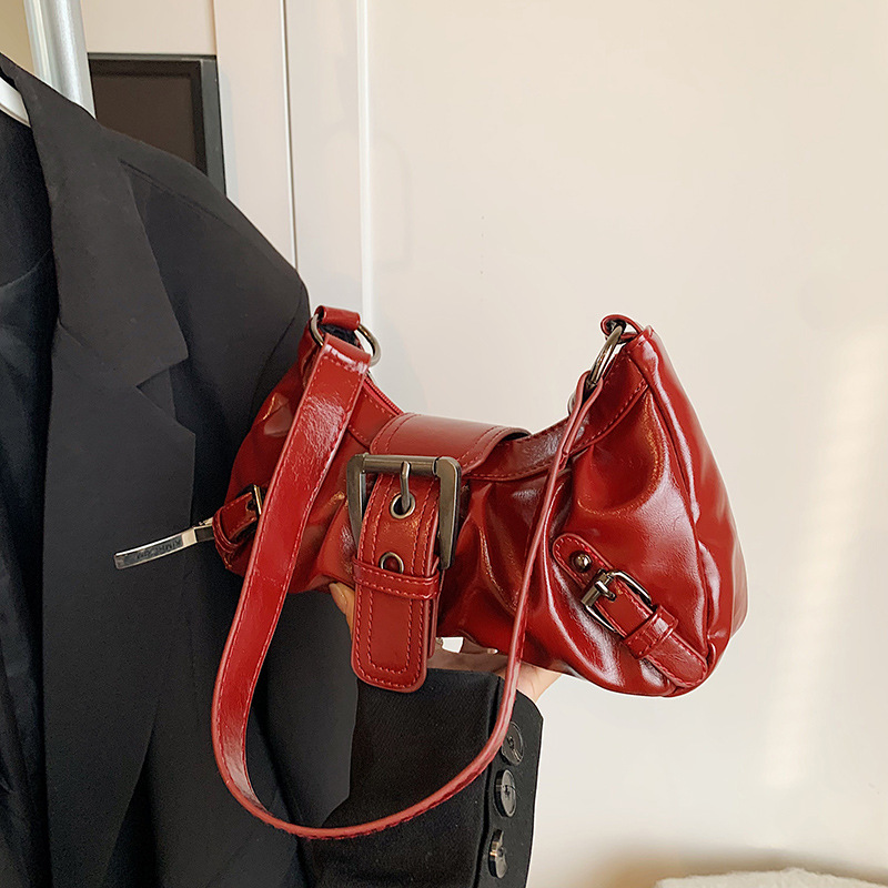 Cross-border niche retro pleated underarm bag for women, new motorcycle and hot girl style belt buckle single-shoulder crossbody bag full figure