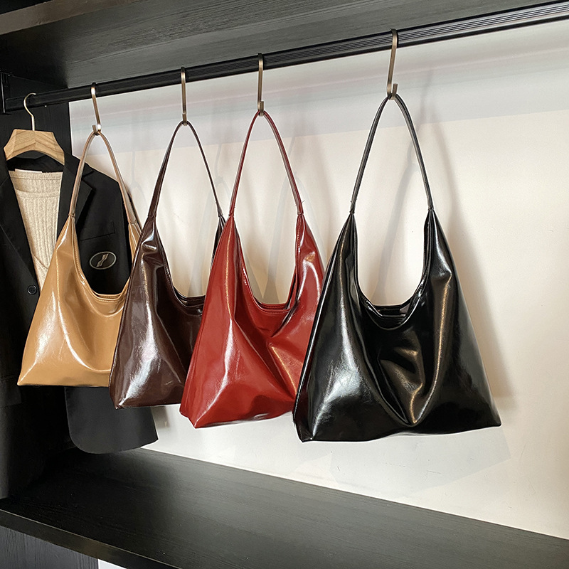 Cross-border women's bag, underarm bag, 2024 new fashion handbag, cracked PU bag, trendy large-capacity single-shoulder bag Application Scenario