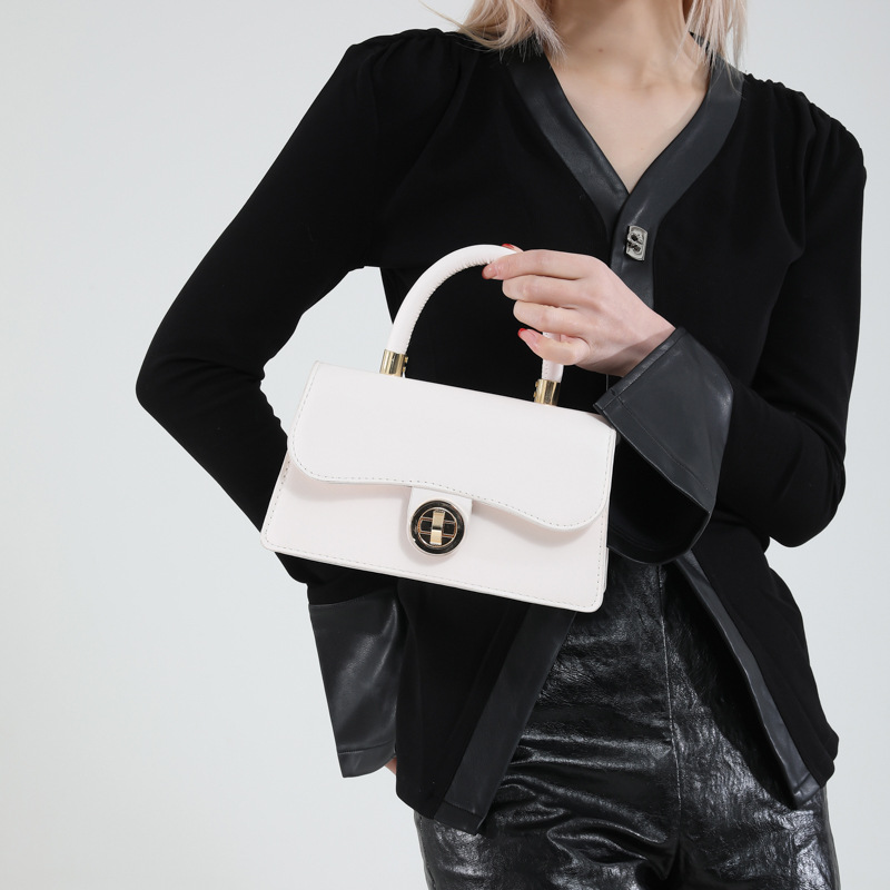 Korean-style fashionable oil wax leather hand-held small square bag for women, 2025 new style, stylish and trendy lockable single-shoulder crossbody bag Specification drawing