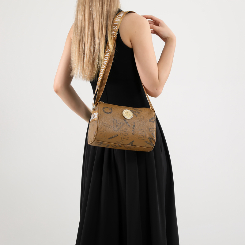 New large-capacity wide-shoulder strap with fashionable printed letters 2025 simple and retro casual crossbody single-shoulder cylindrical bag details Picture