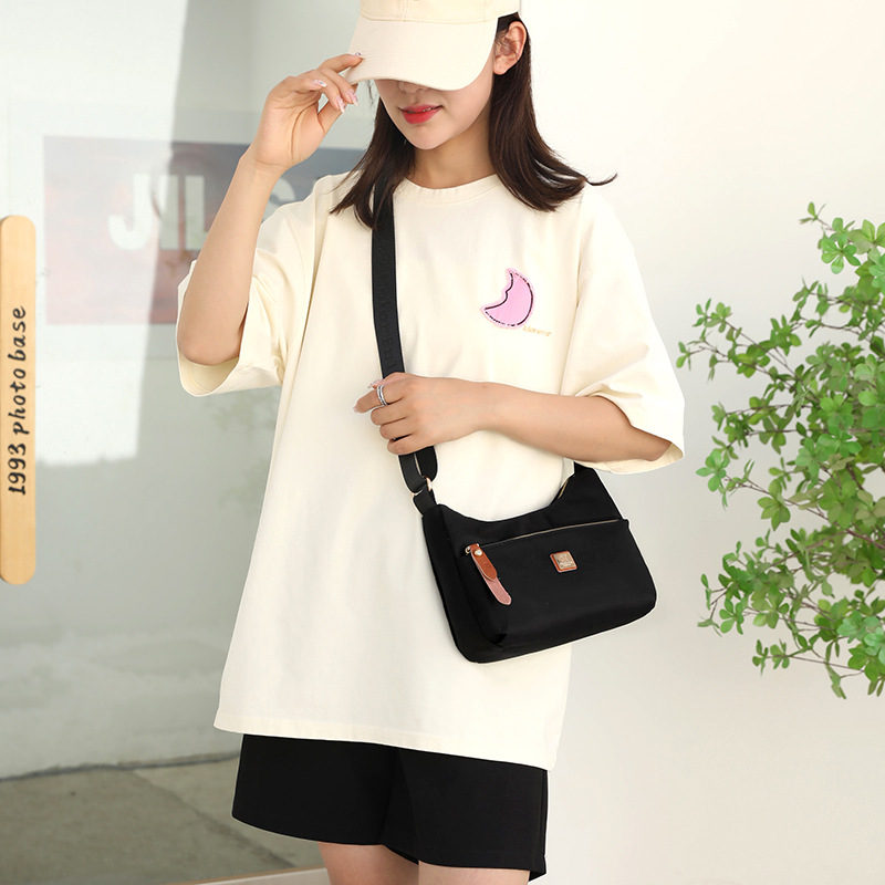 Colorful Fox's new women's saddle bag, Korean-style fashionable and trendy single-shoulder bag, mobile phone, key, change crossbody bag details Picture