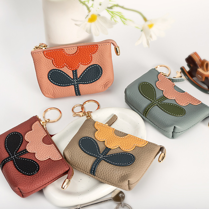 Japanese and Korean creative coin purse coin bag, top layer cowhide keychain card case, genuine leather mini flower color-blocking red envelope Specification drawing