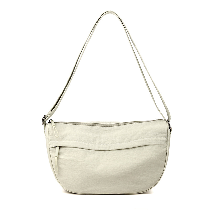 A new casual and fashionable single-shoulder bag for women, a lightweight and trendy crossbody bag with a high-end feel, is selling well. Large-capacity bags are in vogue Item Picture