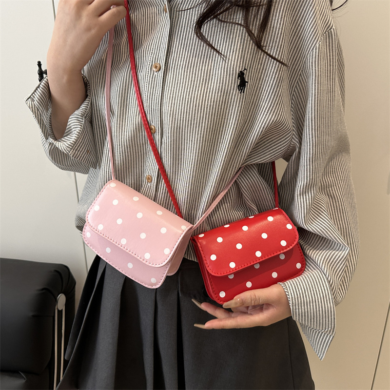 The 2025 Spring new style of fashionable polka dot, elegant and stylish mini single-shoulder bag, high-end texture, sweet and elegant crossbody bag Specification drawing