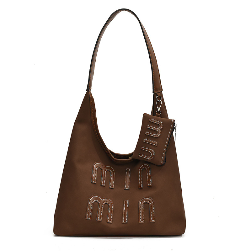 Fashionable large-capacity tote bag for women 2025 new autumn and winter casual niche design retro commuter single-shoulder bag Item Picture