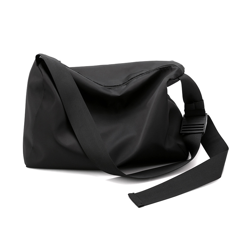 Men's single-shoulder bag, simple and lightweight, water-resistant, student sports and casual bag, large-capacity women's fitness and travel crossbody bag Item Picture