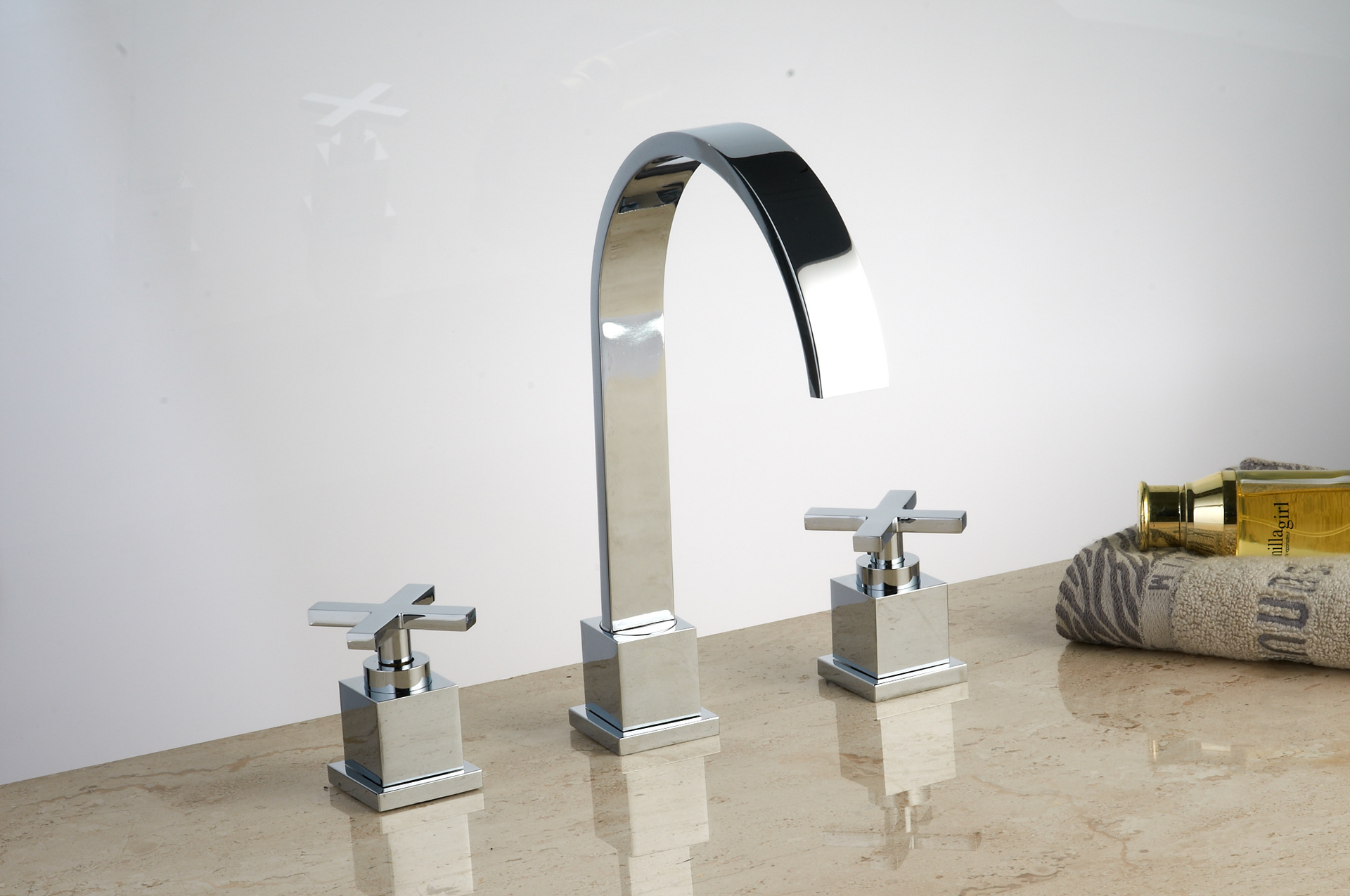 The manufacturer supplies bathtub all-copper five-hole shower faucet, chrome white European-style side bathtub five-piece set faucet wholesale Specification drawing