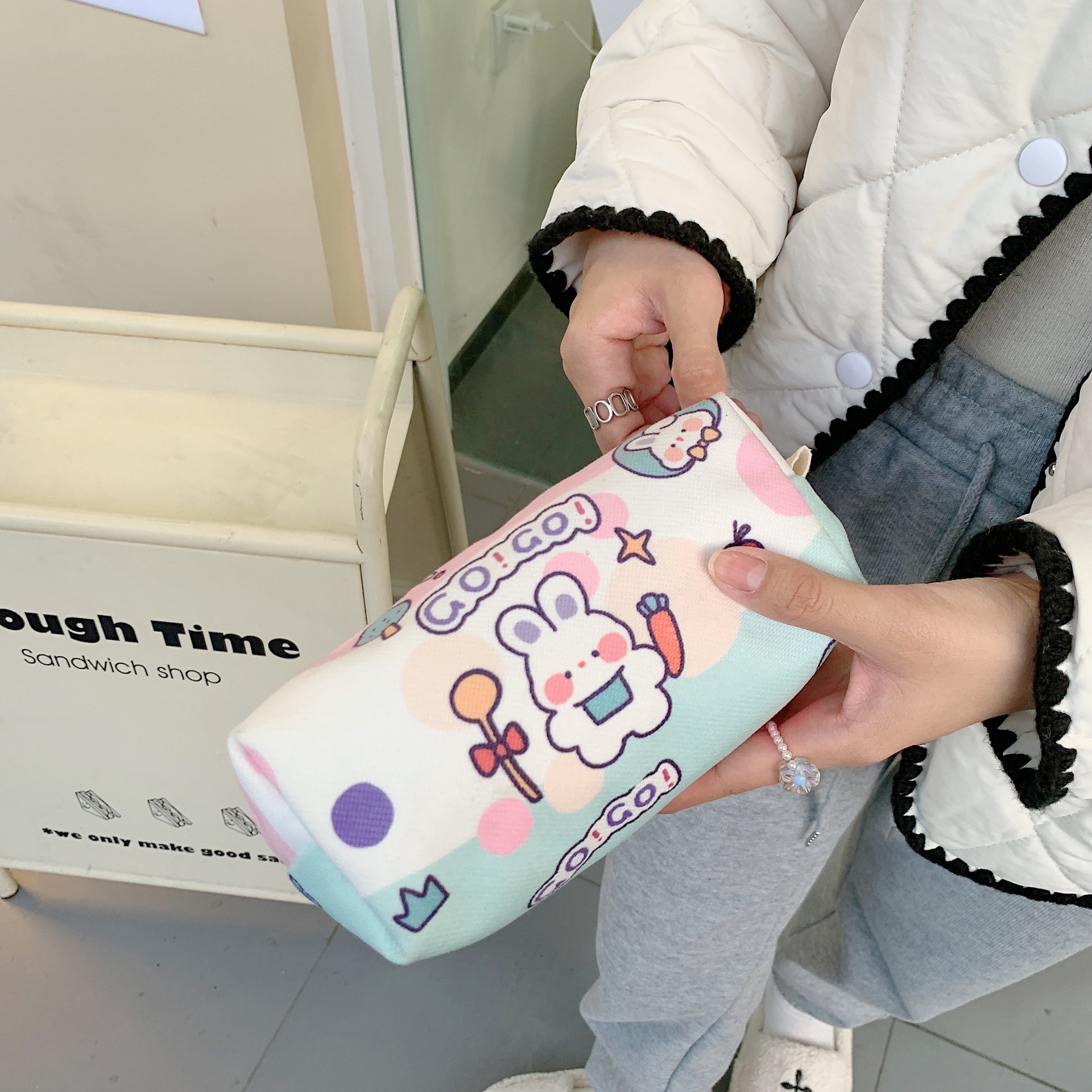 210213 Artistic and simple cartoon printed large-capacity canvas pen case, miscellaneous storage bag, cosmetics organizing bag details Picture