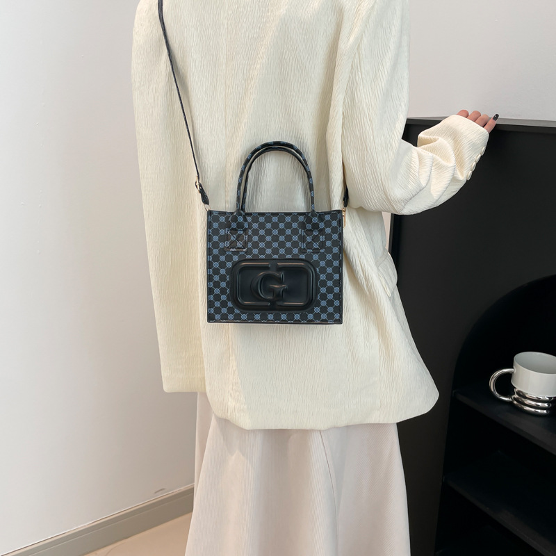 Cross-border printed small square bag 2025 New style European and American fashion crossbody bag, trendy retro letter handbag Specification drawing