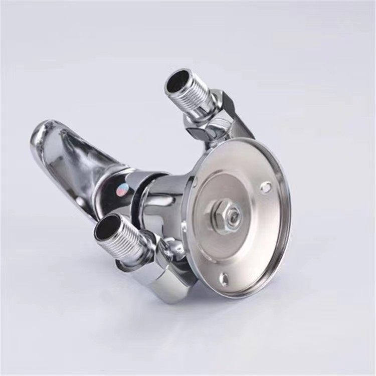 Copper exposed mixing valve, triangular shower set, water heater, shower faucet, hot and cold solar top faucet, zinc alloy Application Scenario
