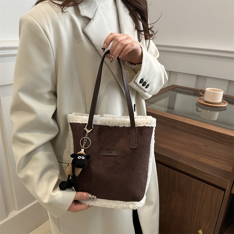 Personalized and fashionable underarm bucket bag 2024 Winter new style casual, stylish, simple and retro single-shoulder hand-carry commuting bag Specification drawing