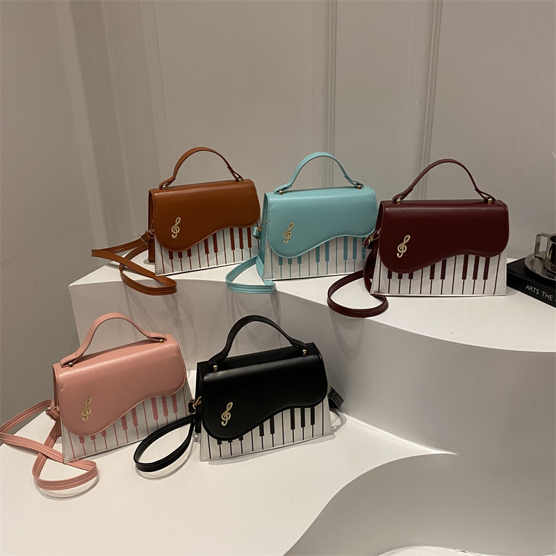 The 2024 new style women's bag, a Korean-style single-shoulder crossbody bag with piano keys and a small square bag, is a cross-border trendy women's bag Application Scenario