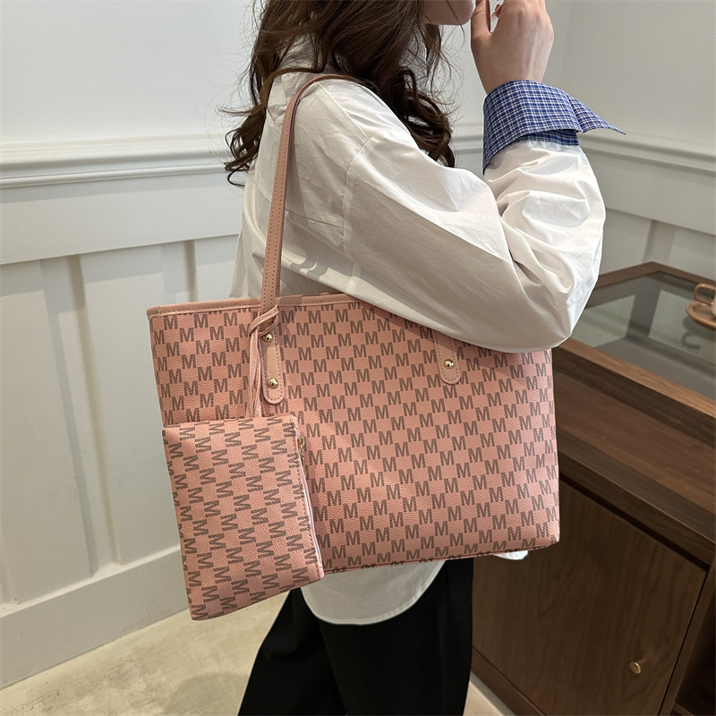 Relaxed and trendy mother-and-child bag 2025 New large-capacity letter printed office commuting bag, single-shoulder tote bag Specification drawing