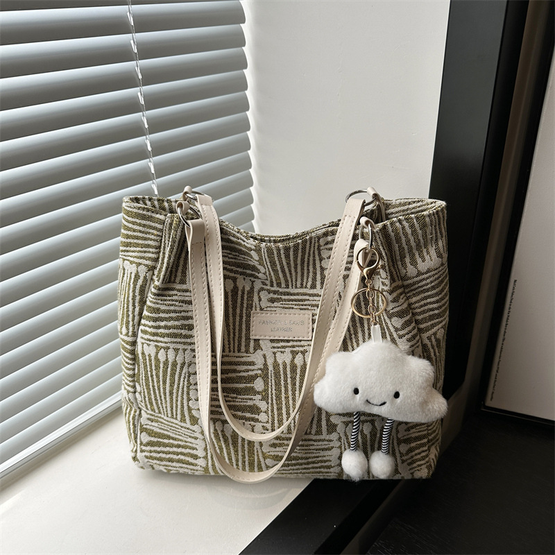 Casual women's 2024 new style school commuting bag, autumn and winter popular fashion single-shoulder bag, large-capacity tote bag full figure