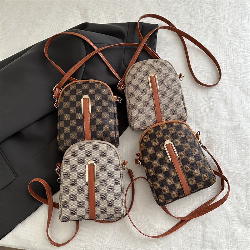 New women's small bags: fashionable crossbody bag, mini single-shoulder small bag, phone bag, large-capacity women's bag Application Scenario