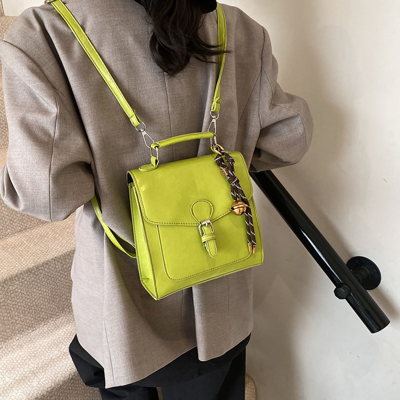 A new spring retro small square handbag with a Japanese and Korean school style, a stylish commuting backpack for female students attending classes Specification drawing